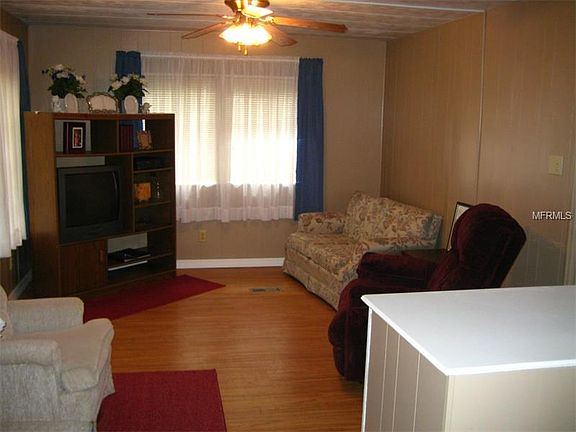 2nd image of 3415 Courtney Dr