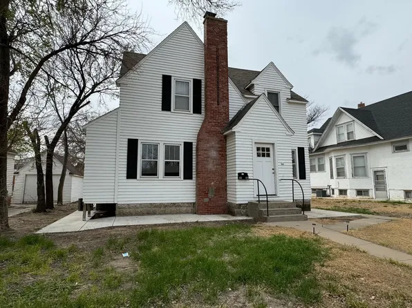 410 W 8th St, Hays, KS 67601