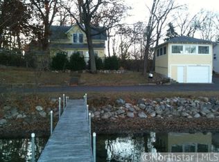 3315 Crystal Bay Rd, Wayzata, MN 55391