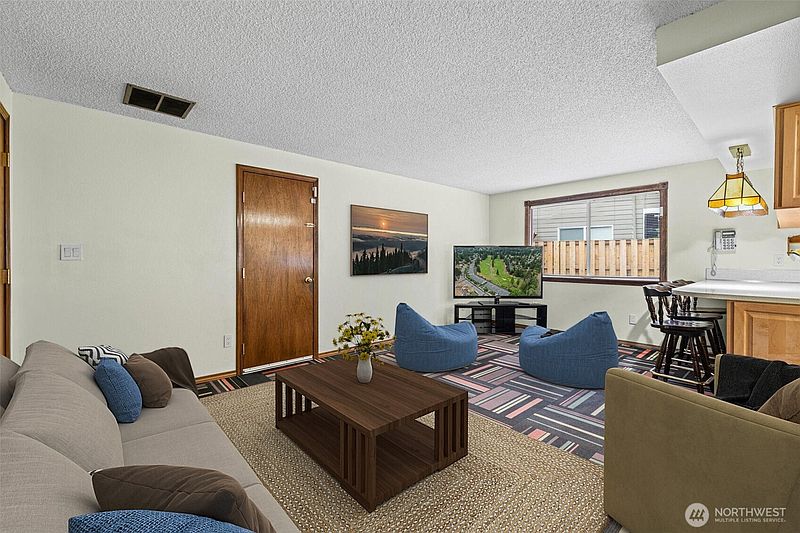 4th image of 32715 30th Avenue SW