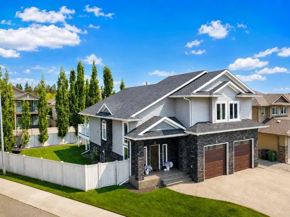 25 W Grove Close, Red Deer, AB T4P 0P4