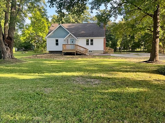 3rd image of 205 W Main St