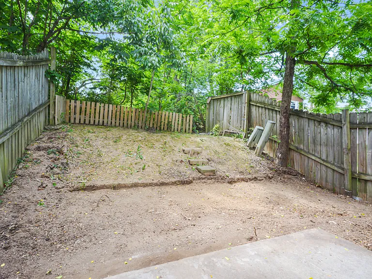 206 Ash Hollow Dr — Photo 17
