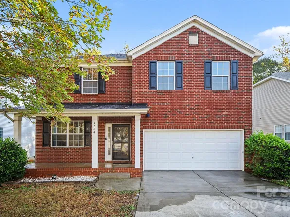 1364 Bottle Brush Ln, Harrisburg, NC 28075