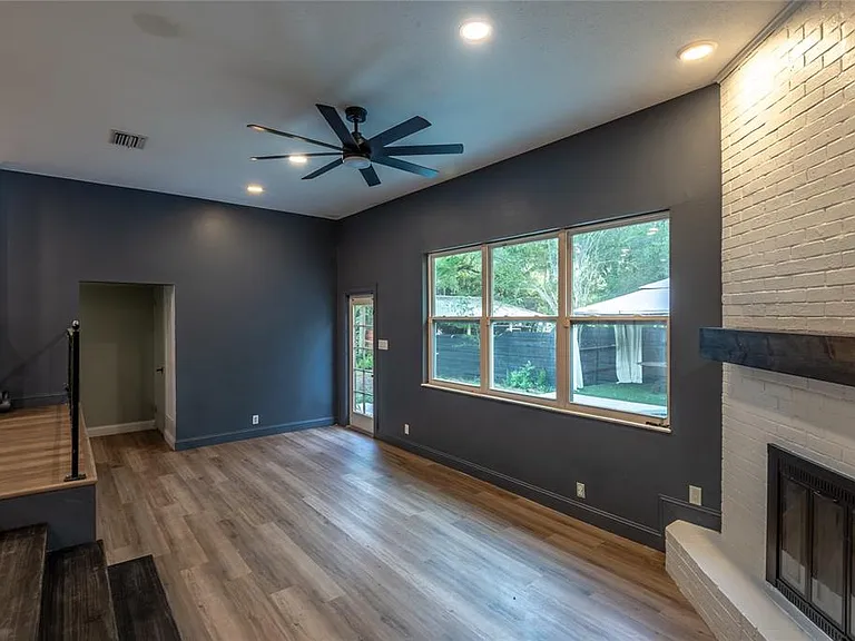 518 Crestover Dr — Photo 5