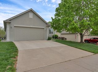 2424 SW Camelot Pl, Topeka, KS 66614