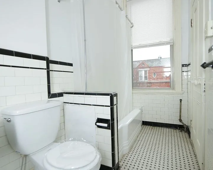 2125 Saint Paul St — Photo 15