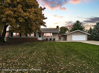 11433 S Francis Rd, Dewitt, MI 48820