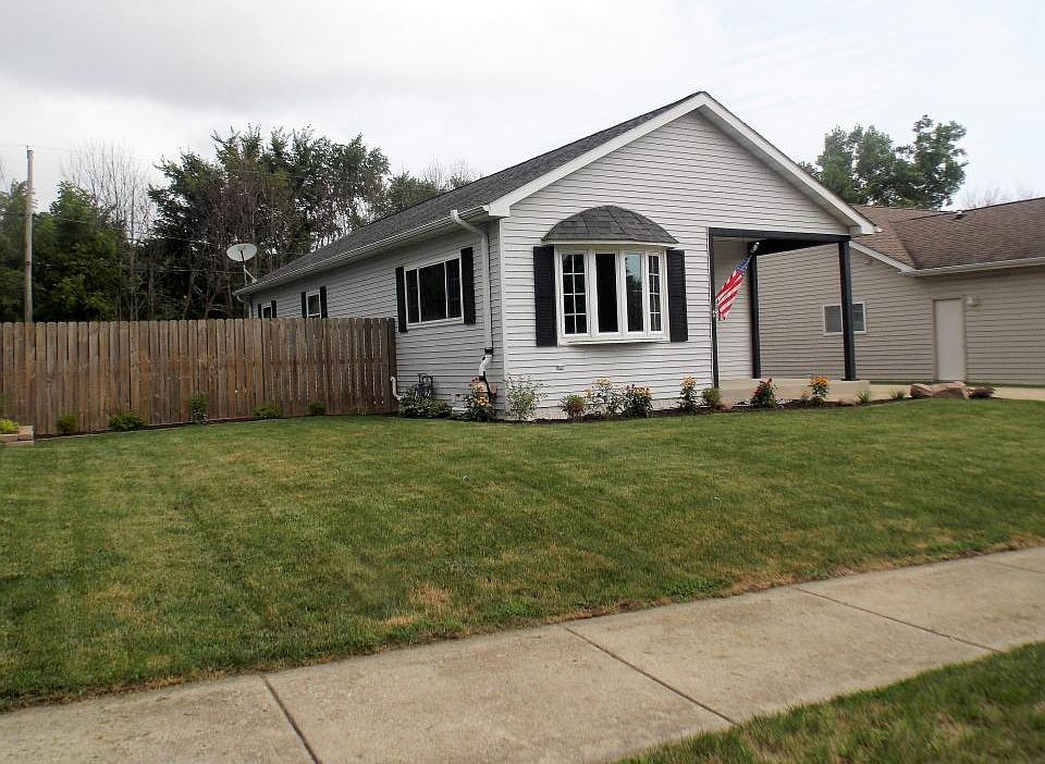 2nd image of 4412 47th St