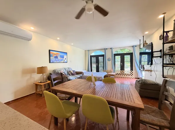 100 Candelero #2088, Humacao, PR 00791