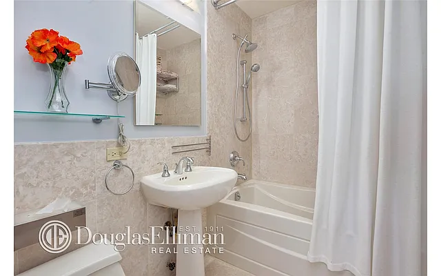 Rented by Douglas Elliman | media 26