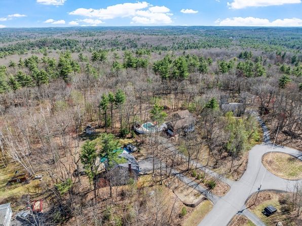 40 Gaita Dr, Derry, NH 03038
