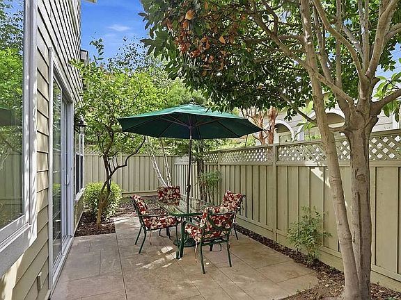5th image of 8703 Manhattan Dr