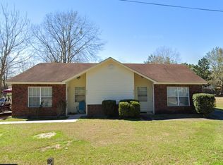 827 Latimer Rd, Gulfport, MS 39503
