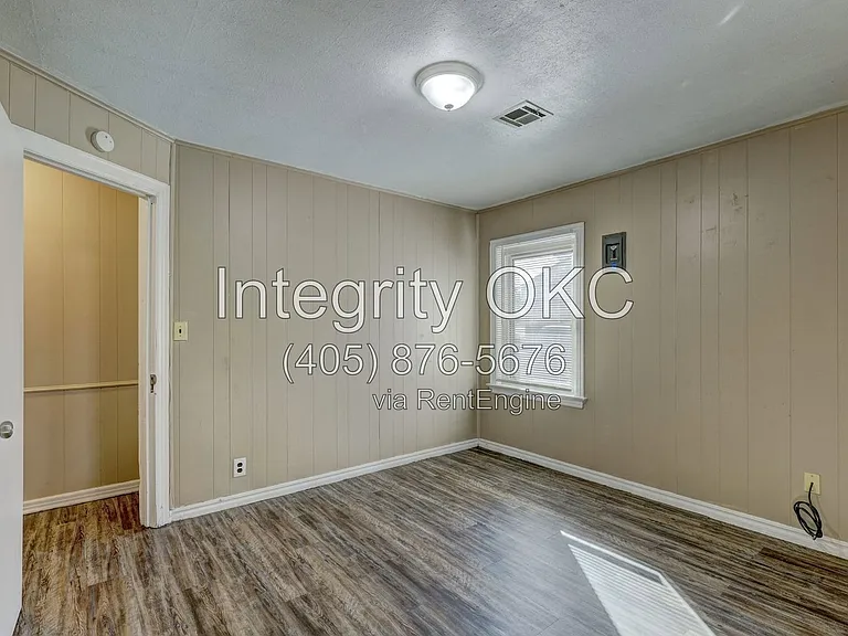 1713 N Page Ave — Photo 25