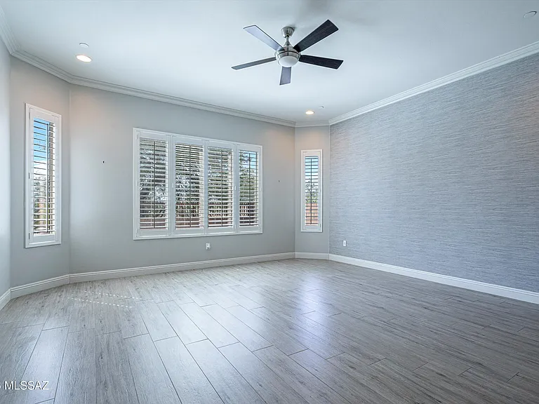 2447 N Wychwood Ct — Photo 20