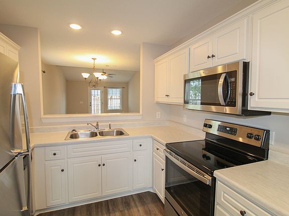 3rd image of 432 Andover Dr