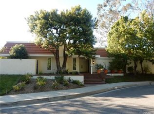 23555 Park Belmonte, Calabasas, CA 91302