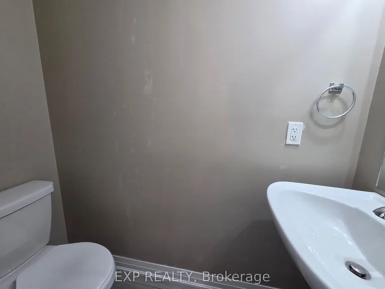 100 Laguna Village Cres — Photo 18