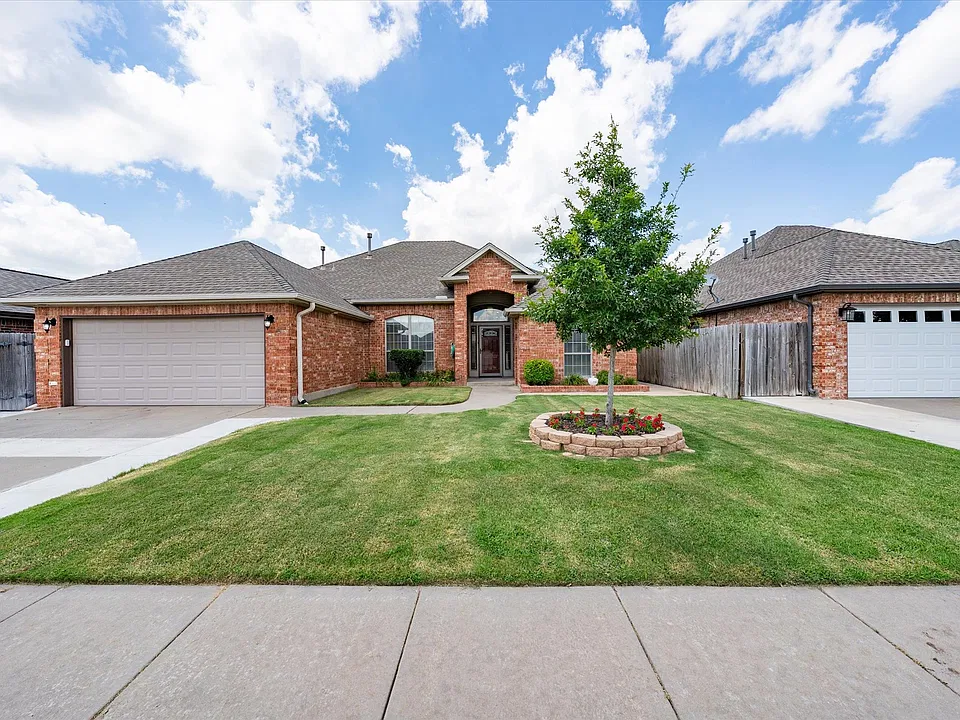 541 SW 154th Ct