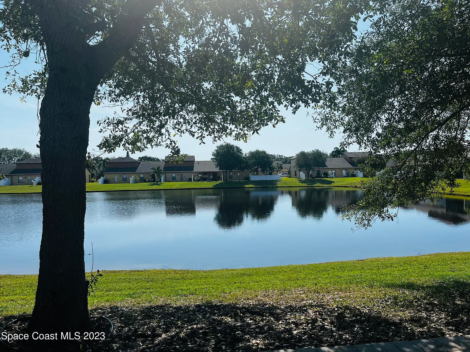 2 bed, 2.0 bath, 1008 sqft, $1,700 — Photo 2