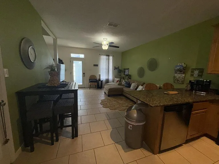 1131 Century Oaks Dr #C — Photo 6