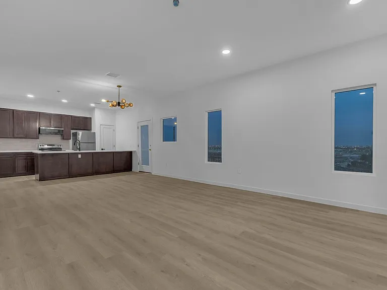 1519 Golden Hill Ter — Photo 13