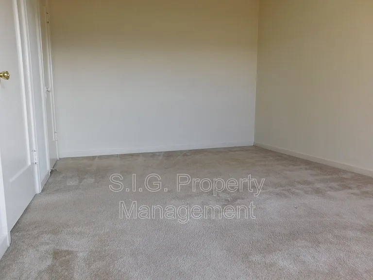 461 W Colorado St #9 — Photo 3