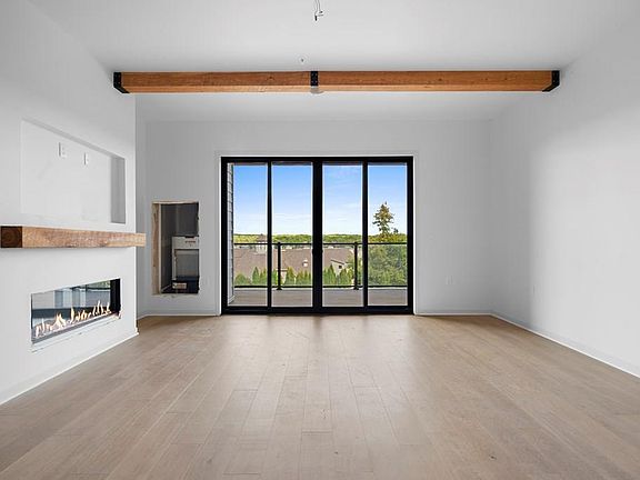 5th image of 2399 Maple Dr #205