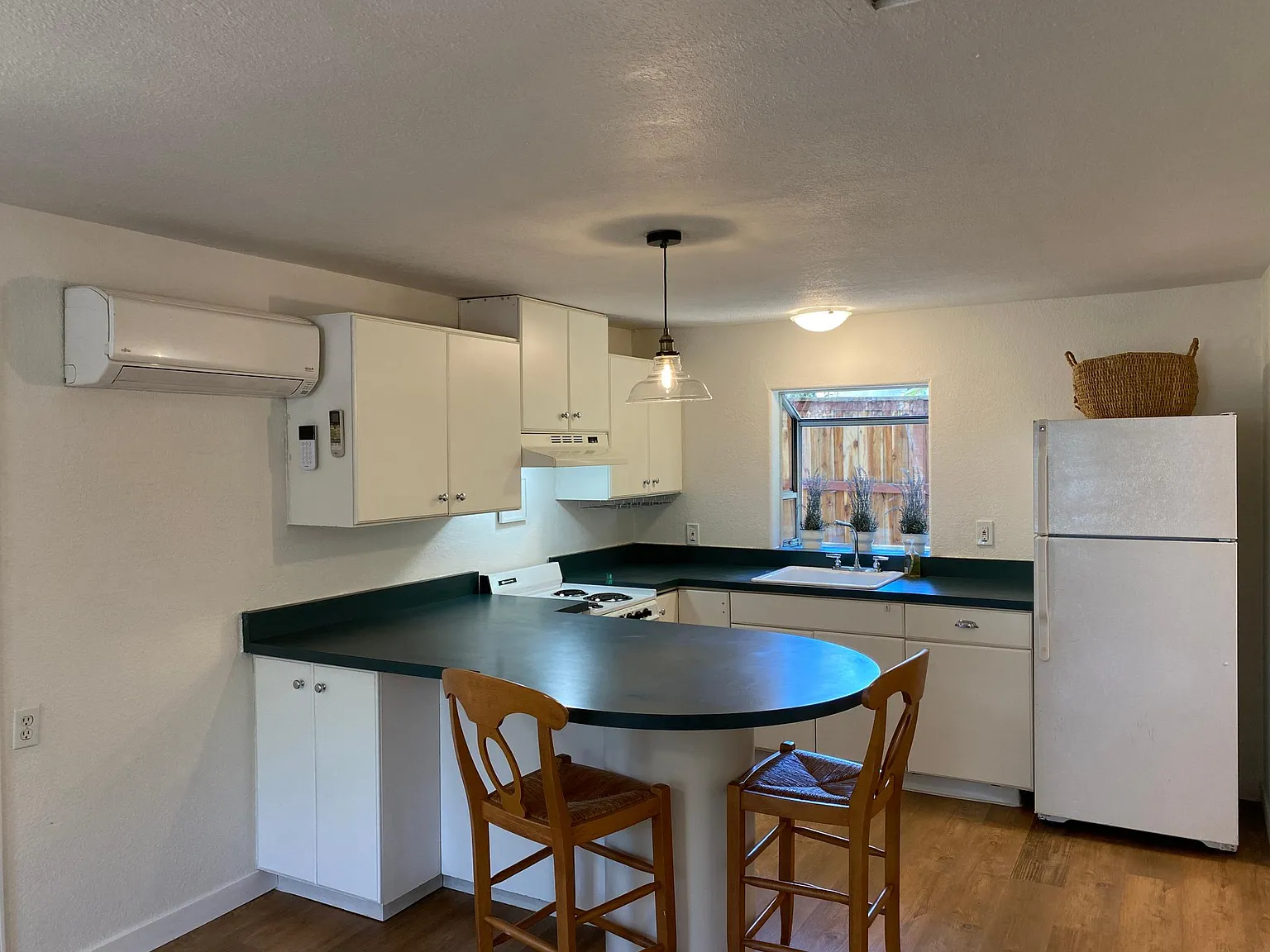 1003 Natoma St — Photo 4