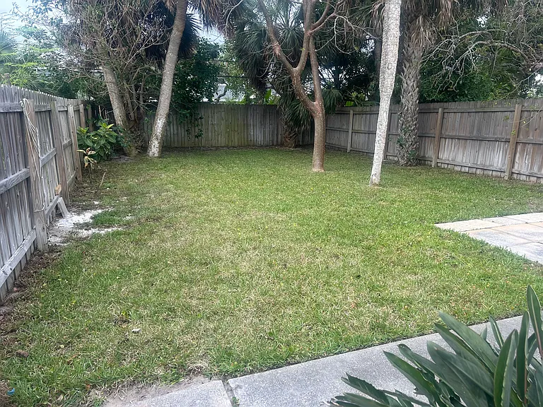 Sea Crest Dr — Photo 2