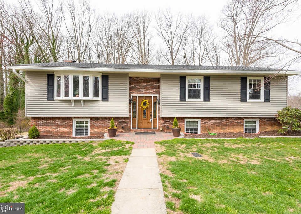 1st image of 9 Severn Dr