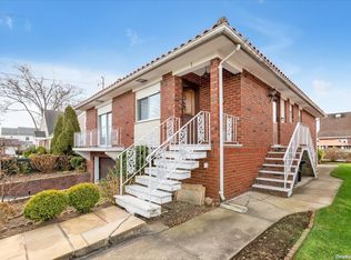1 Astor Pl, Mineola, NY 11501