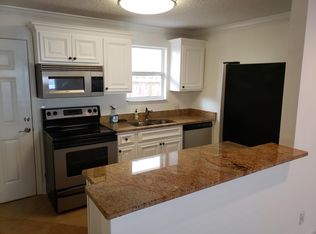 313 7th St, Atlantic Beach, FL 32233