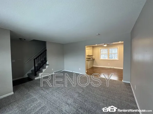 4926 Madison Ave, Des Moines, IA 50310