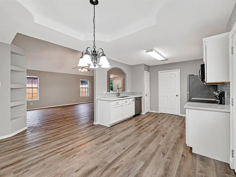 18906 Dennington Dr — Photo 14