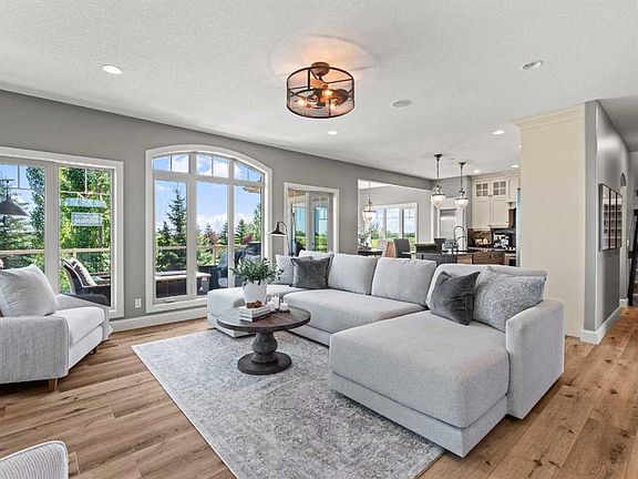 4th image of 18 W Sunset Ridge Dr