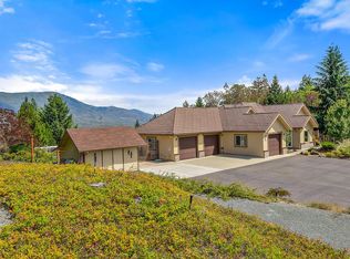 366 Hidden Pine Dr, Grants Pass, OR 97526