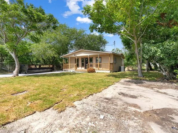 1105 S Clarkwood Rd, Corpus Christi, TX 78406