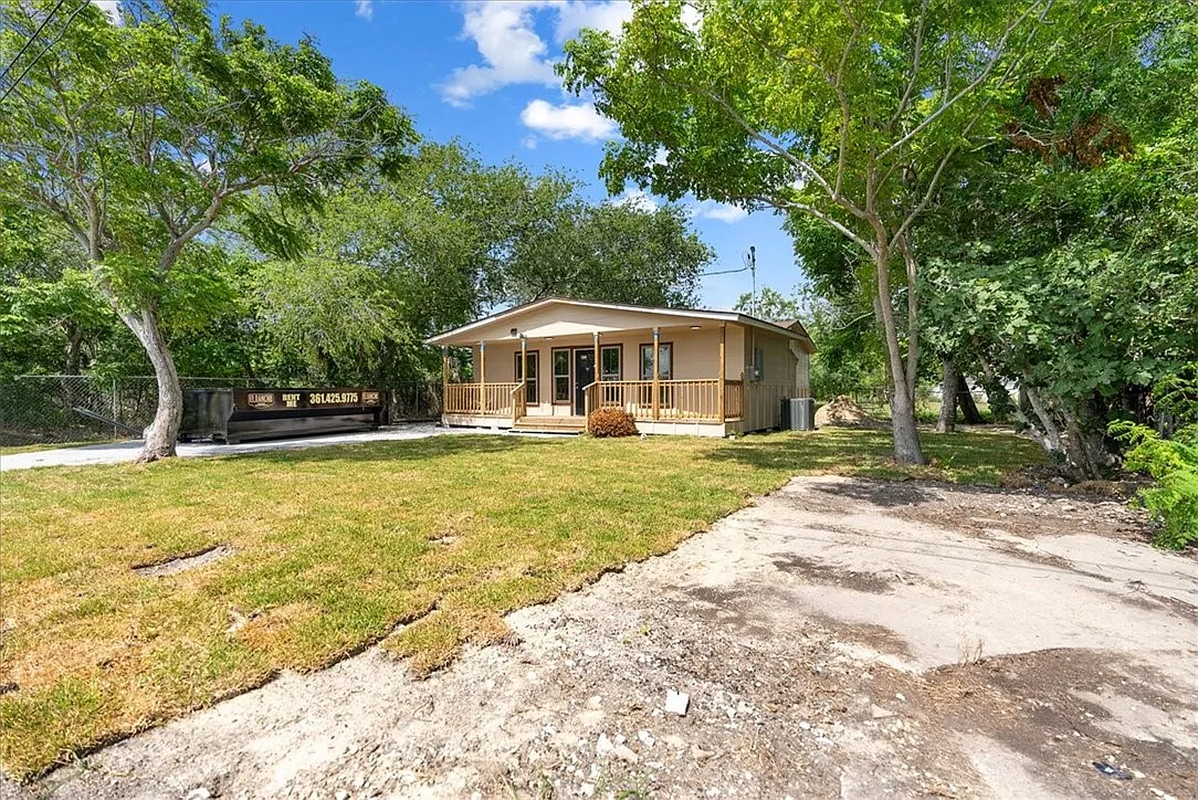 1105 S Clarkwood Rd, Corpus Christi TX - Owner Finance Home