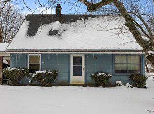4331 Crescent Dr, Niagara Falls, NY