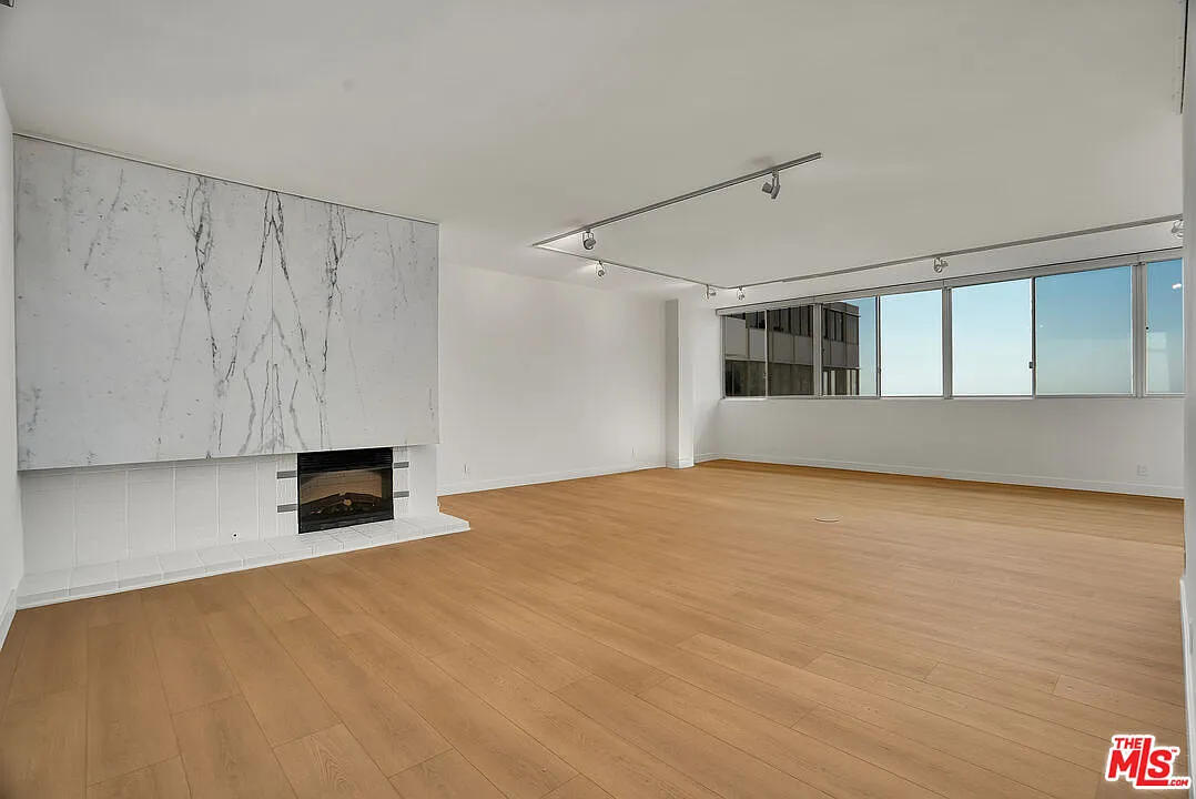 1 bed, 1.0 bath, 1055 sqft, $4,400 — Photo 4