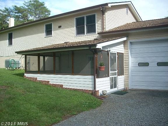 3rd image of 7048 Chippendale Ln