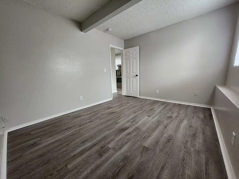 1835 Zebulon Dr #B — Photo 25
