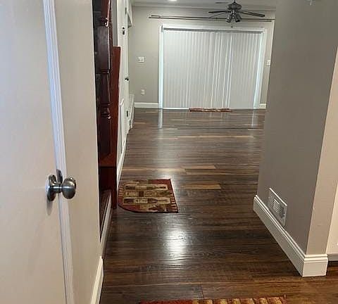 3rd image of 364 Hadleigh Ln