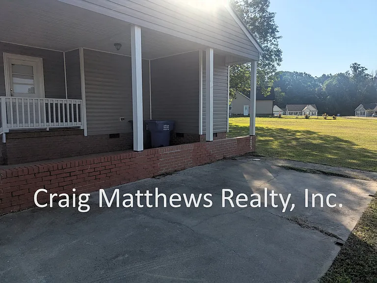 661 Crawford Rd — Photo 4