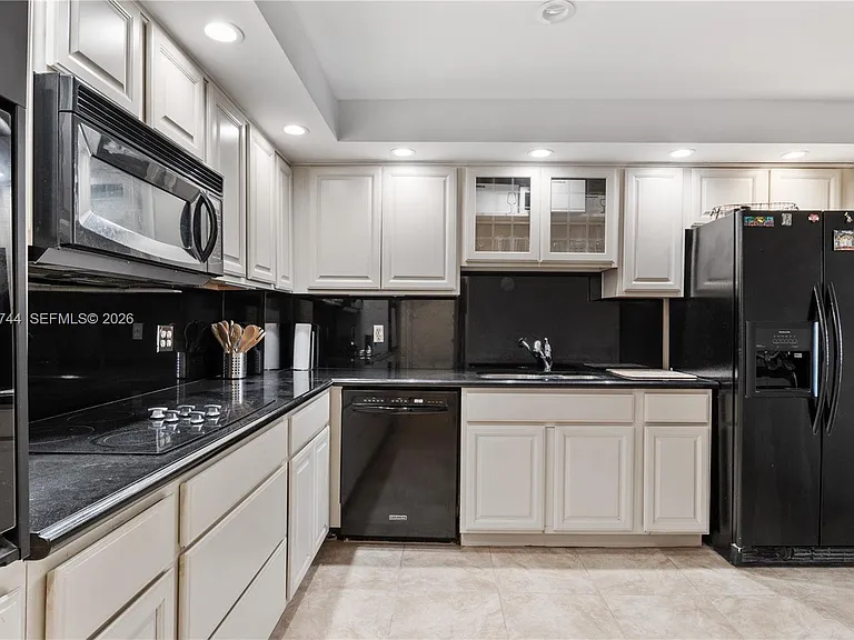 5825 Collins Ave #9C — Photo 10