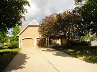 10421 Ballentine St, Overland Park, KS 66214