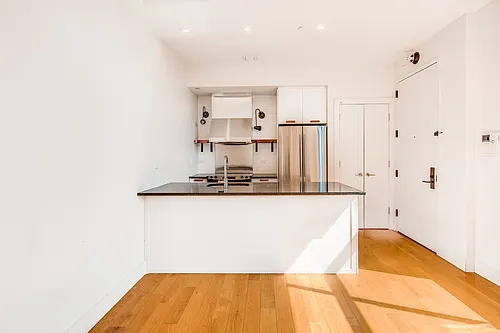 1680 Madison St #310 Photo 1