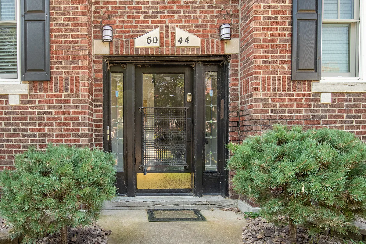 Building Photo - 6044 Washington Blvd #1E